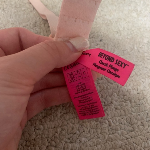 4 La Senza Bras (Dm directly if only interested in 1) - Picture 3 of 9